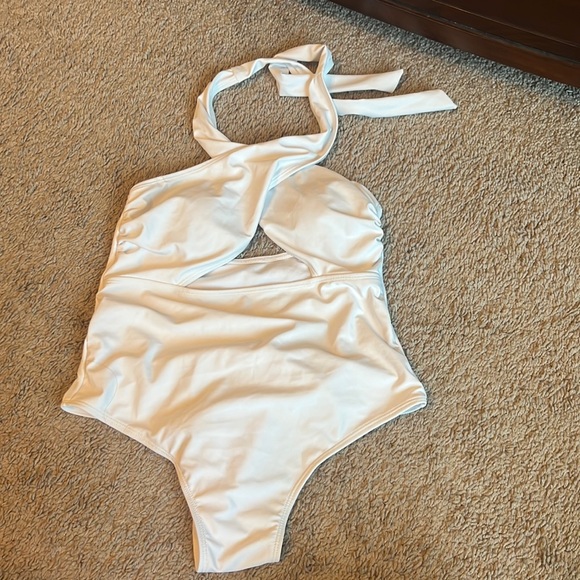 White one piece swimsuit - Picture 1 of 1